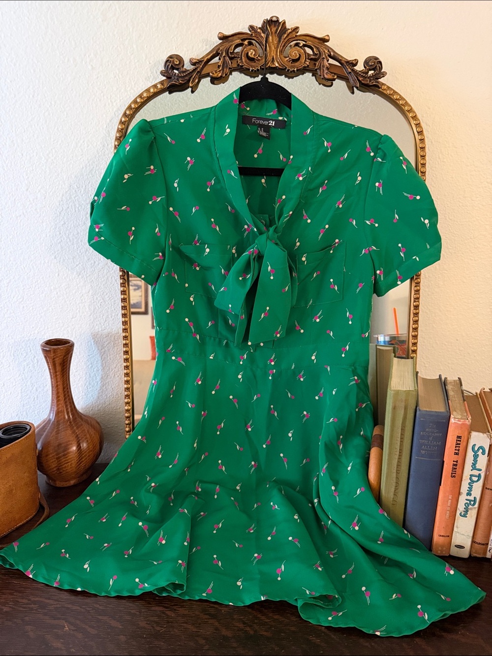 Forever 21 Emerald Green Tie-Neck Floral Day Dress
